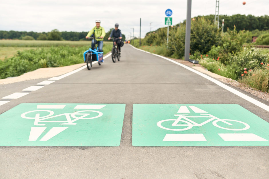 Fahrradstrecke Radschnellweg mit entsprechender Fahrbahnmarkierung